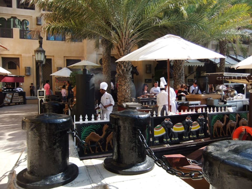 Brunch am Freitag Jumeirah Mina Al Salam