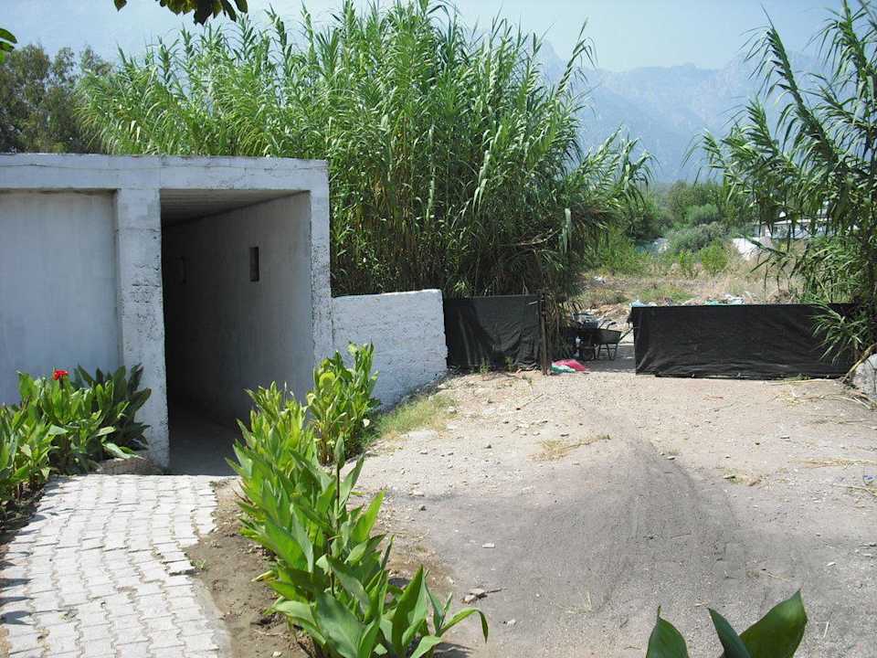 Der Weg  Armas Gül Beach