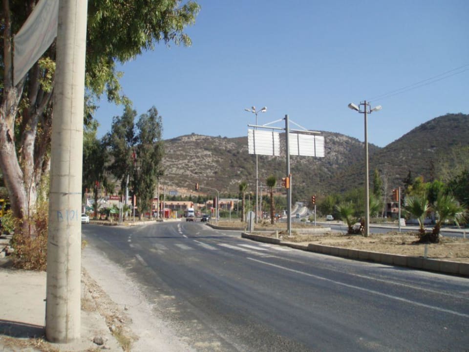 Vom Hotel auf die Straße fotografiert Hotel  Pigale