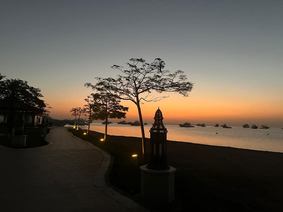 Strand The Grand Resort