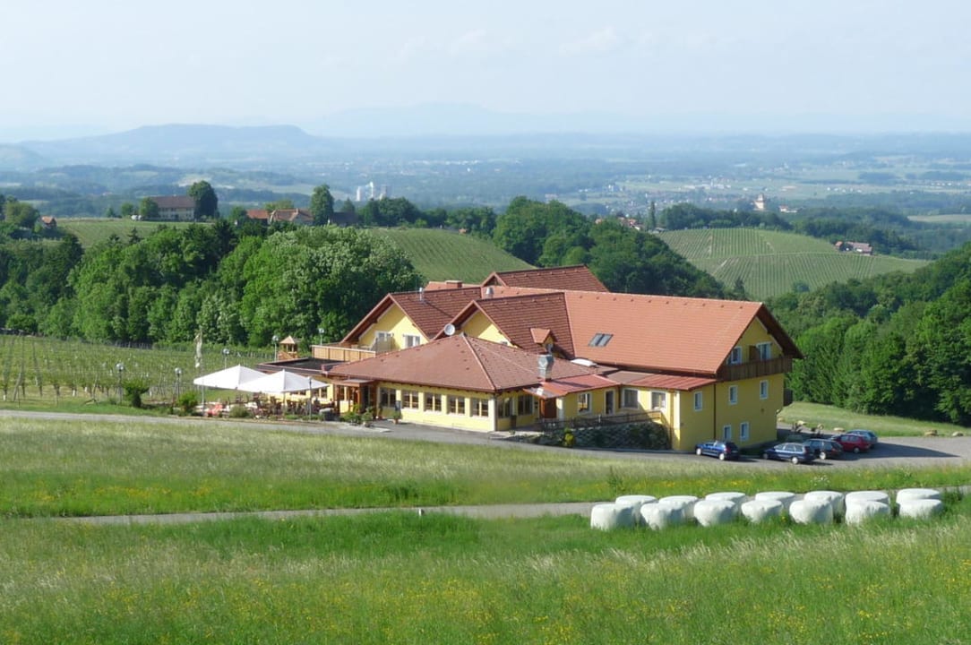Blick von der Straße aus Ratscher Landhaus