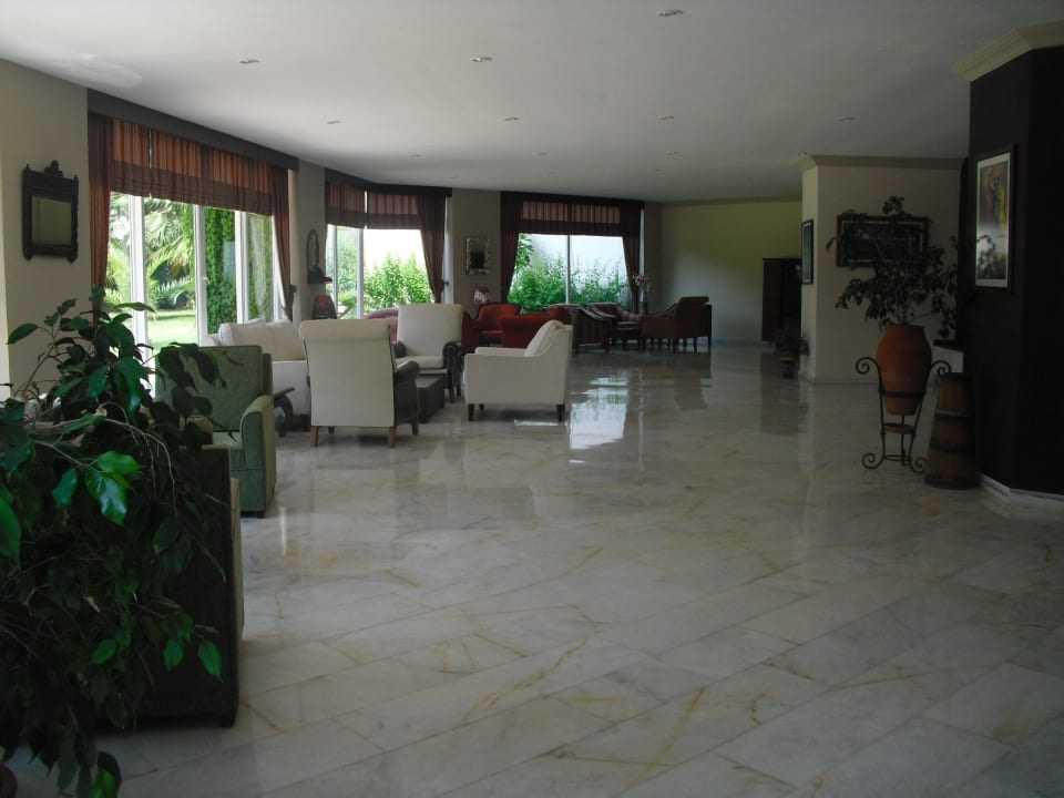 Nebengebäude  Hotel Royal Garden Beach