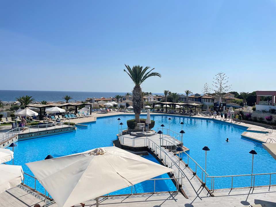 Pool Knossos Royal