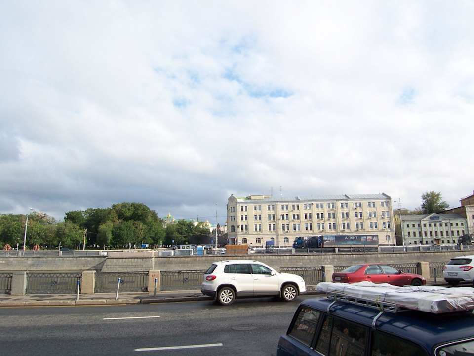 Ausblick vom Hoteleingang aus Kadashevskaya Hotel