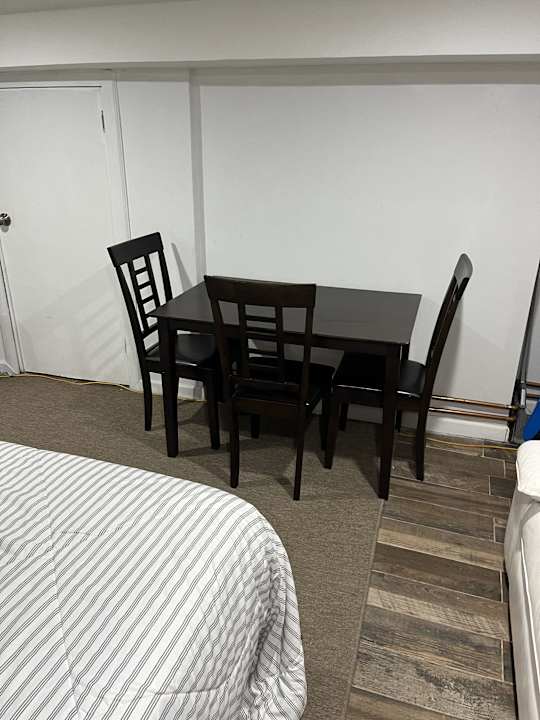 Zimmer Studio by New York Harbor