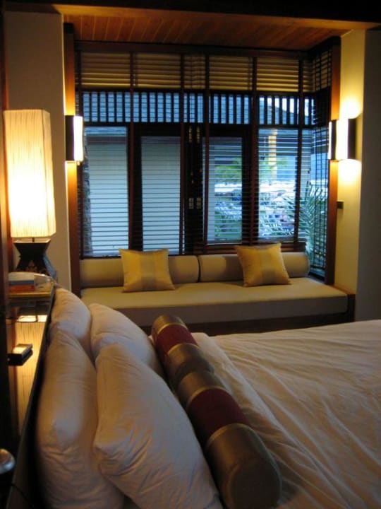 Schlafzimmer in der Jacuzzi-Villa La Flora Khao Lak