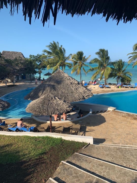 Pool Karafuu Beach Resort & Spa