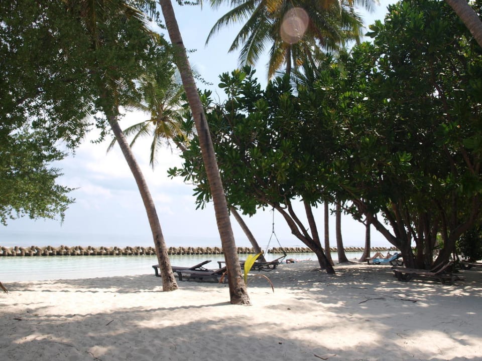 Strandabschnitt vor den O-Villas im Nordosten Kuredu Island Resort & Spa