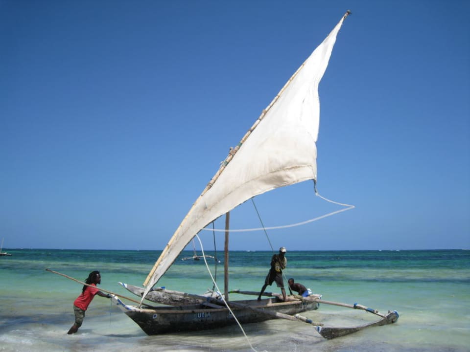 Schwimmende Nußschale Marke Eigenbau aber Mega Fun Hotel Papillon Lagoon Reef