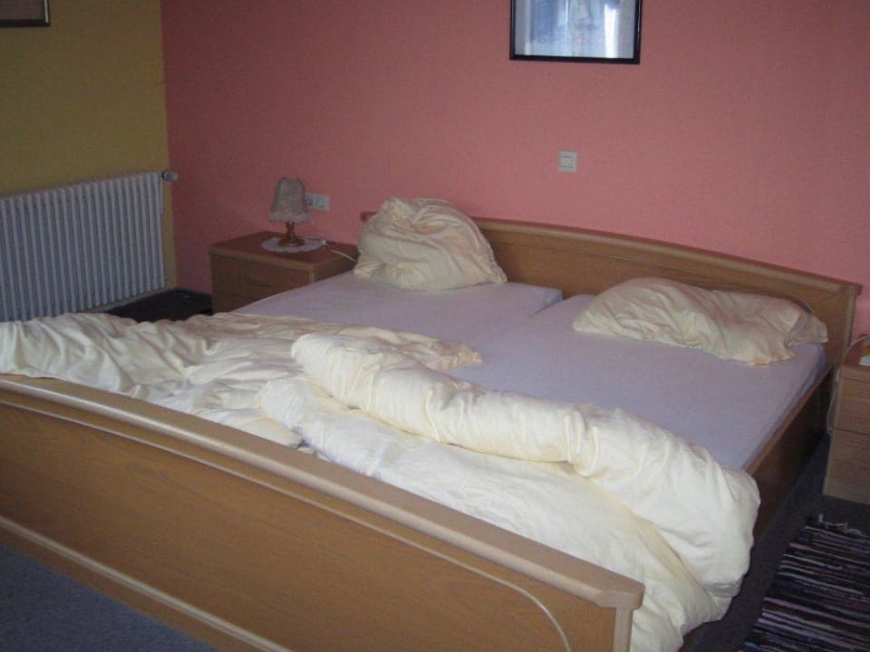Grosses bequemes Bett Pension Zur Kapelle