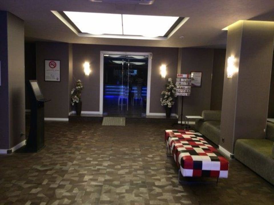 Lobby Innpera Hotel