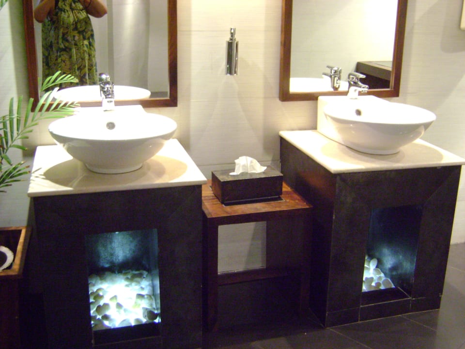 Oeffentliche Toiletten Tangerine Beach Hotel