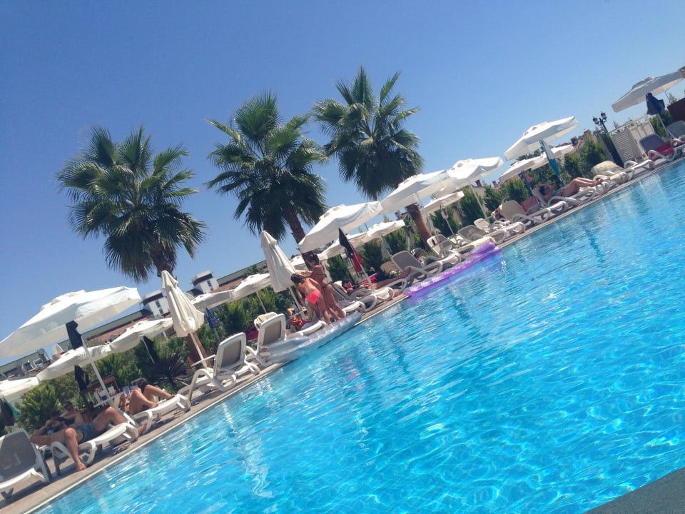 Pool  Kirman Belazur Resort & Spa