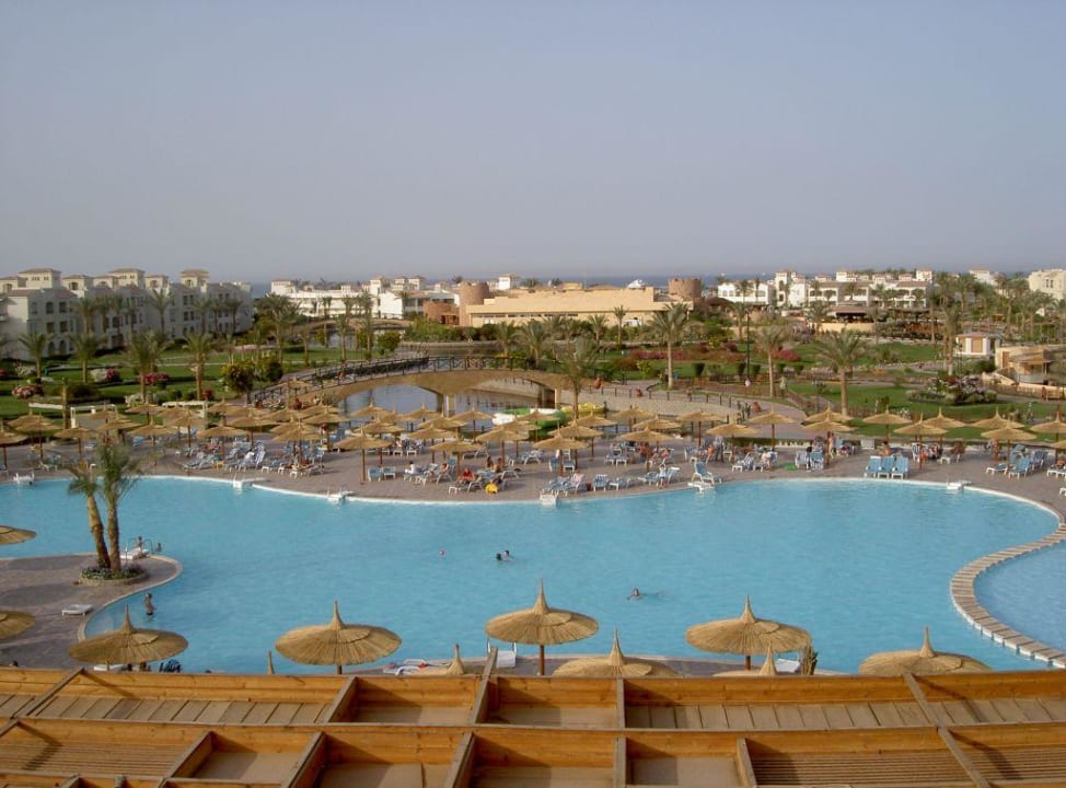 Ein Blick vom Dach über die ganze Anlage Pickalbatros Dana Beach Resort - Hurghada
