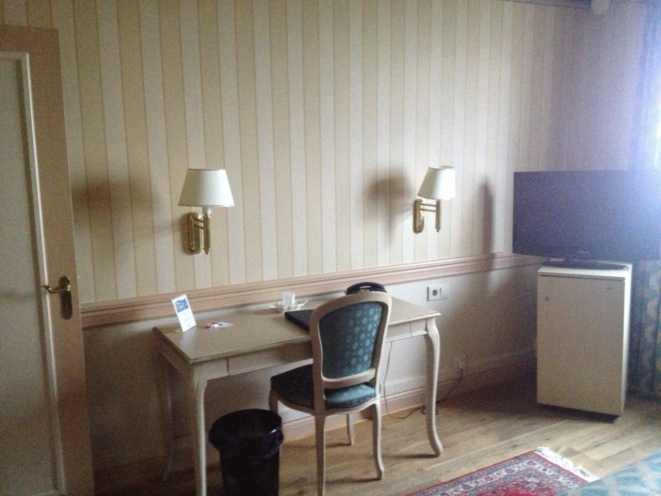 Kleiner Schreibtisch Hotel Gyllene Uttern