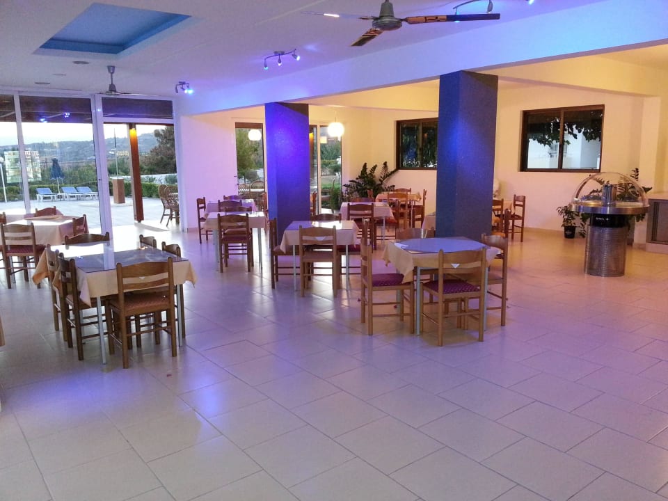 Restaurant  Zoes Hotel Studios