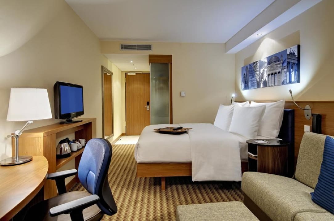 Zimmer Hampton by Hilton Berlin City West