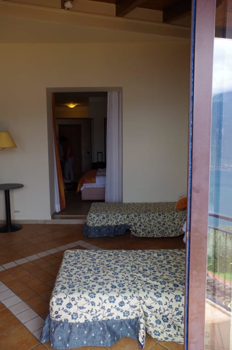 Blick durch die Zimmer Park Hotel Zanzanu