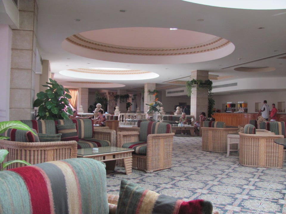 Территория отеля Titanic Beach Spa & Aqua Park