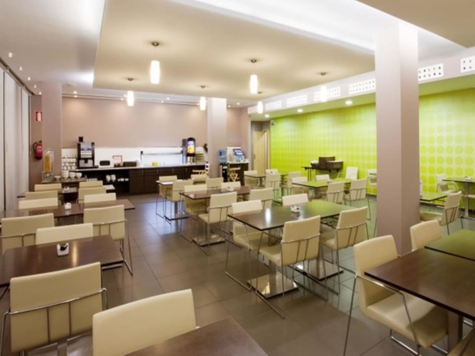 Salón Desayunos Hotel Holiday Inn Express Vitoria