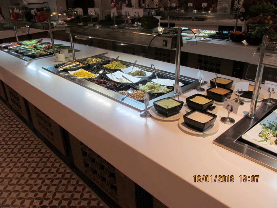 Salatbuffet am Abend db San Antonio Hotel + Spa