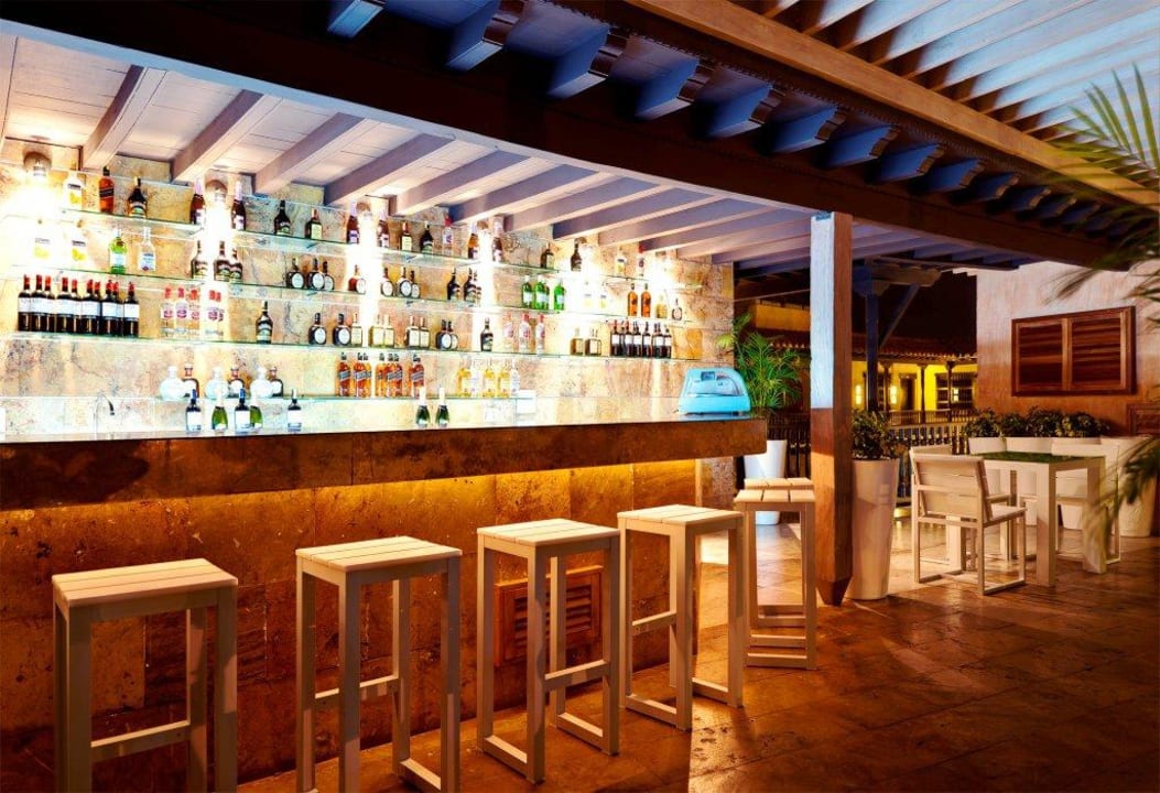 Terraza Bar 360 GHL Hotel Armería Real