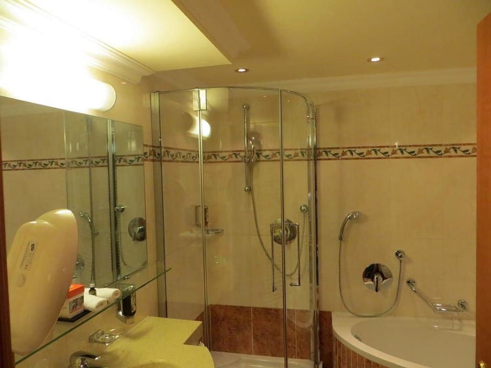 Bad DAS EDELWEISS Salzburg Mountain Resort