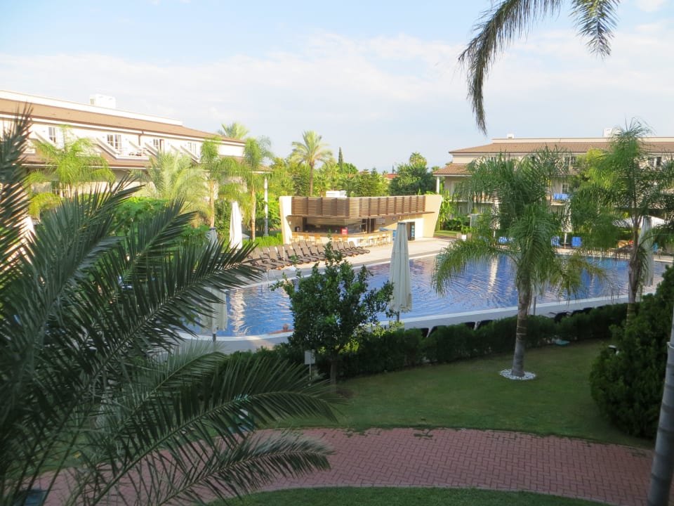 Relaxpool mit Bar Aussicht Balkon Sunis Elita Beach Resort & Spa