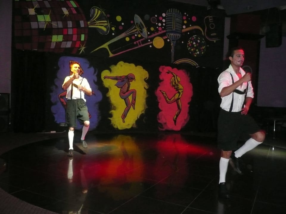 Erdo und Kiwi beim Bayerntanz Side Sun Hotel