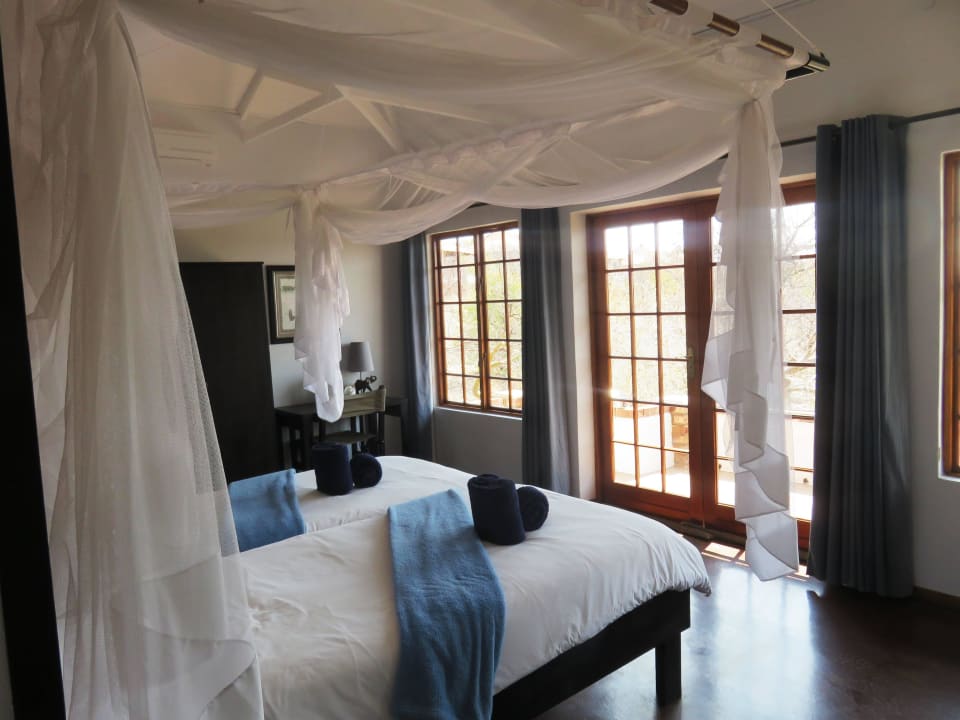 Schön und zweckmäßig Etosha Safari Lodge