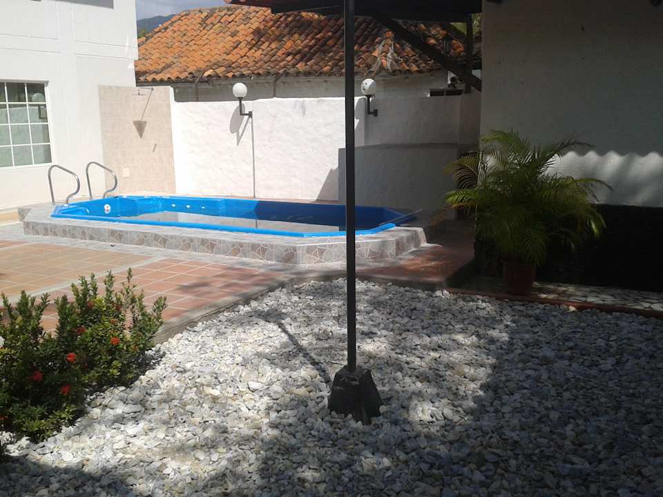 Pisicna Conjunto Villa Naloy