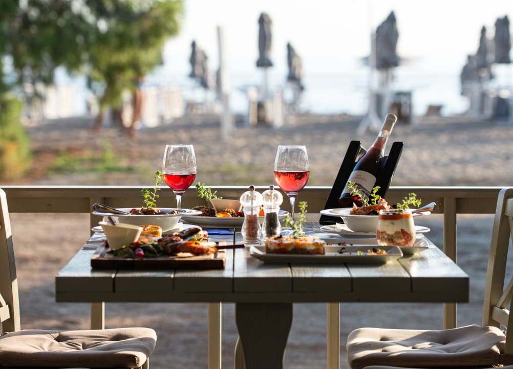 Gastro Hotel Lagomandra Beach