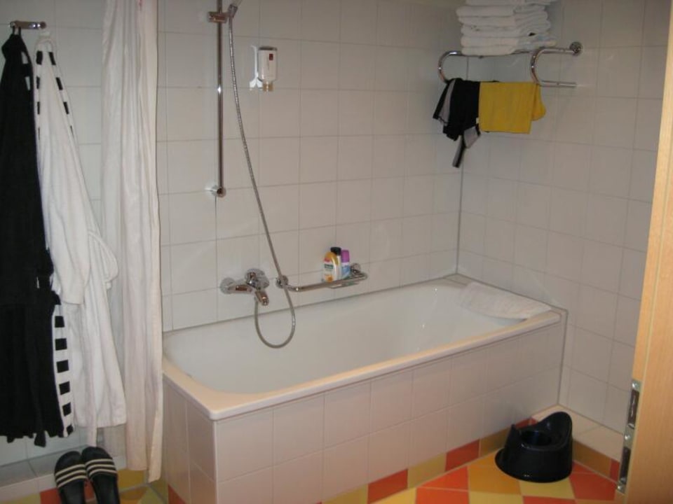 Bad im 2-Raum-Appartement SAVOY Hotel Bad Mergentheim