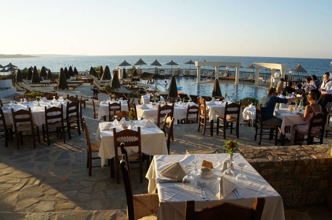 Restaurantbereich für griechischen Abend Alexander Beach Hotel & Village Resort