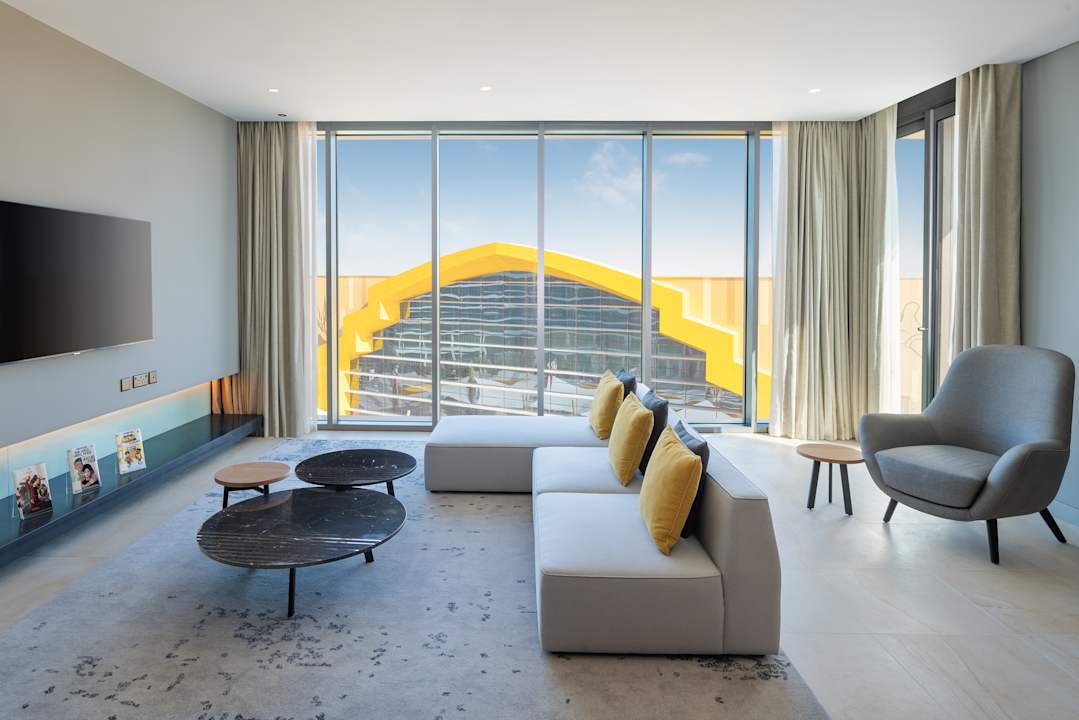 Zimmer The WB Abu Dhabi, Curio Collection By Hilton