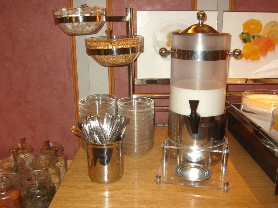 Frühstücksbuffet Garner Hotel Hamburg - Wandsbek Marktplatz