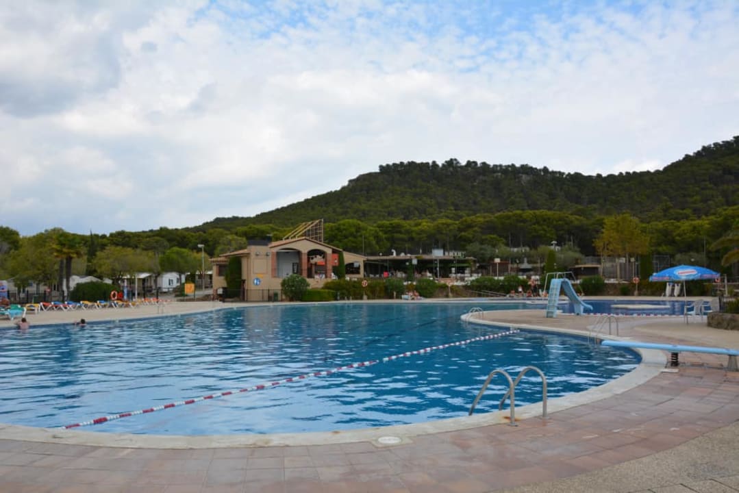 Basen Camping Castell Montgri