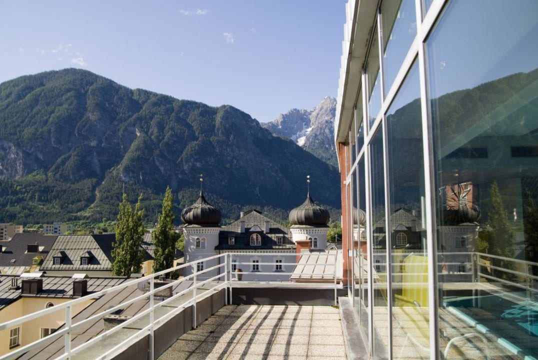 Dachterrasse am Dachpool Vergeiner's Hotel Traube Lienz