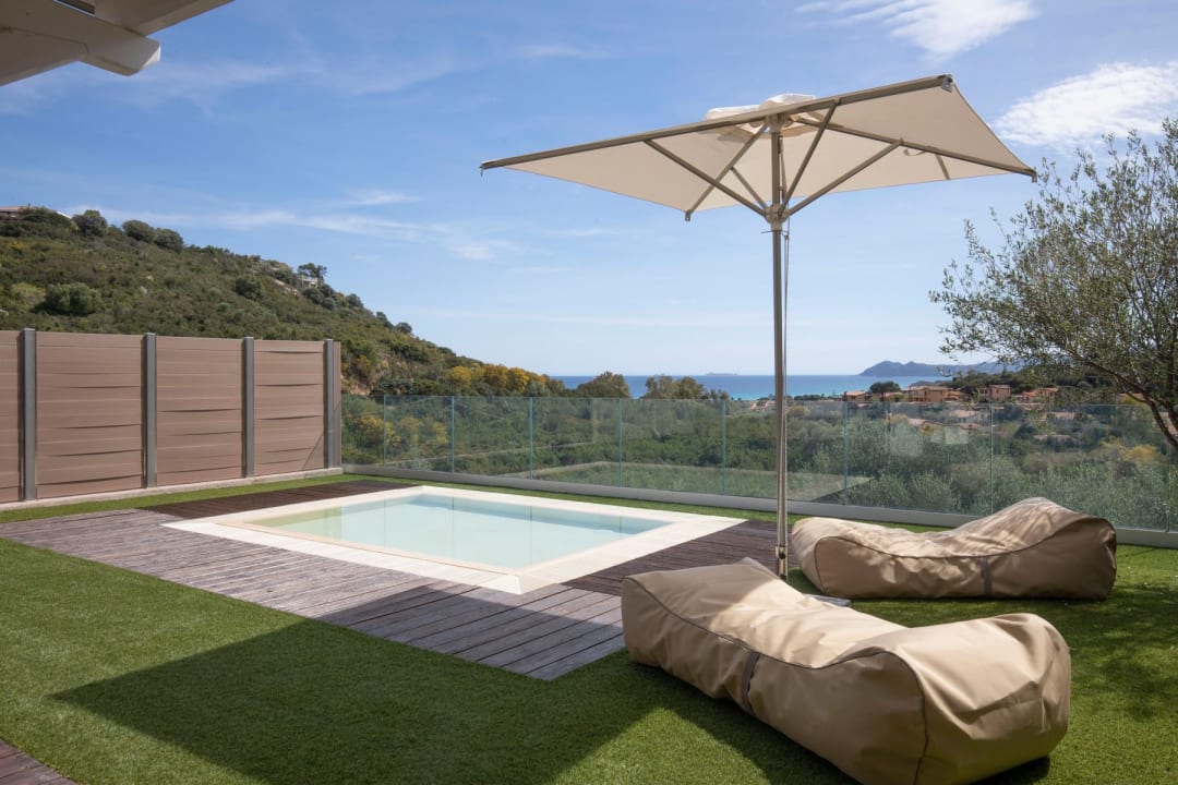 Pool Aura Residence