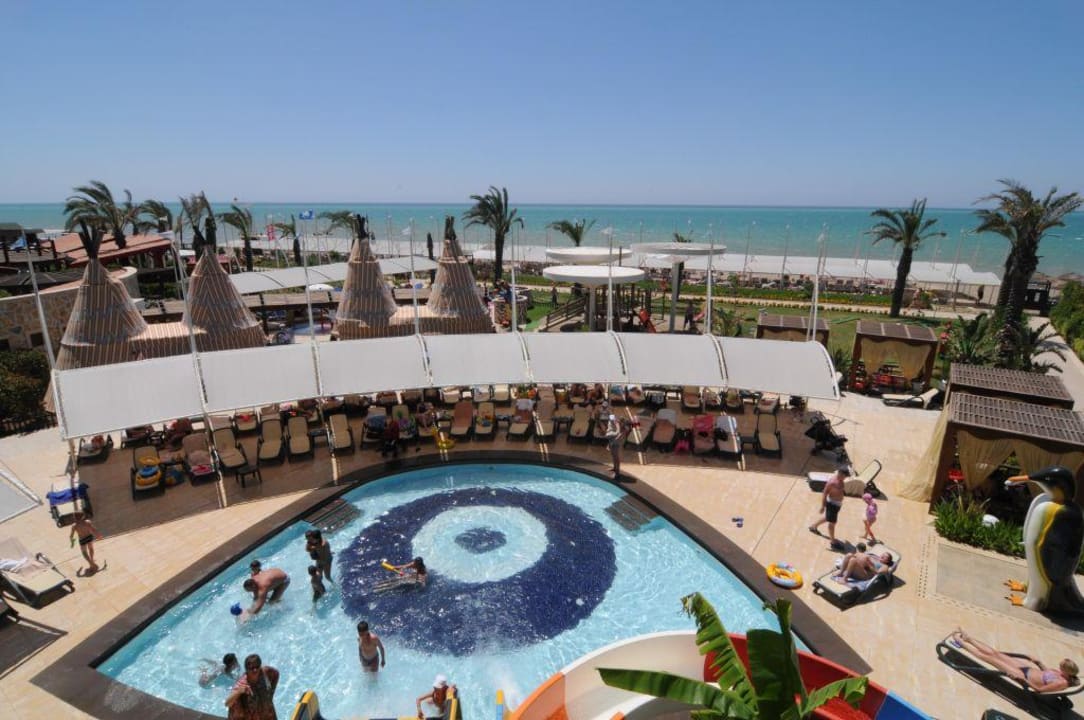 Blick vom Rutschenturm Richtung Strand Crystal Family Comfort Collection