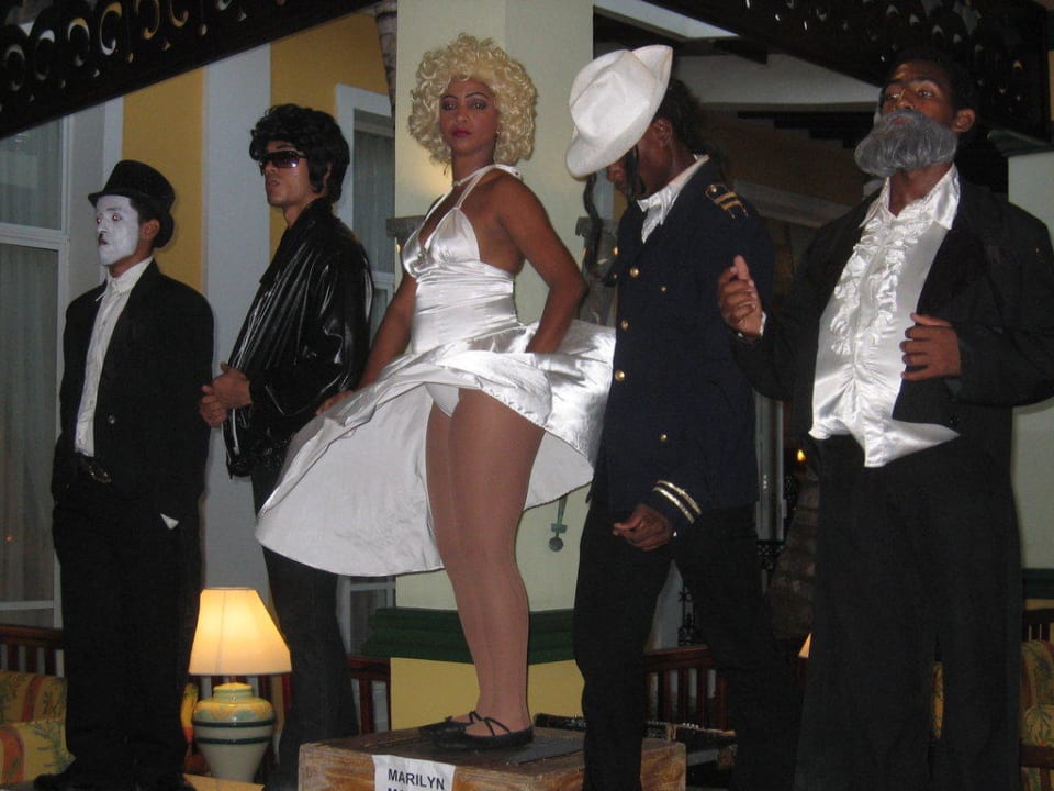 Animation Hotel Riu Bambu