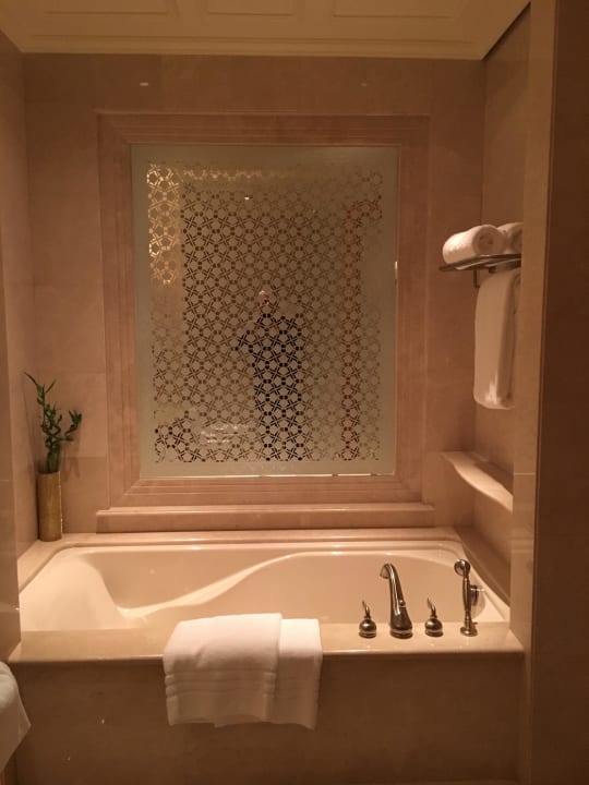 Sauber, groß und komfortabel Emirates Palace Mandarin Oriental