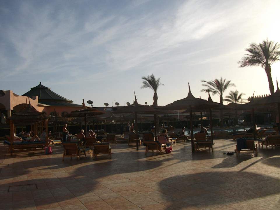 Schöner Poolbereich Pickalbatros Alf Leila Wa Leila Resort - Neverland Hurghada