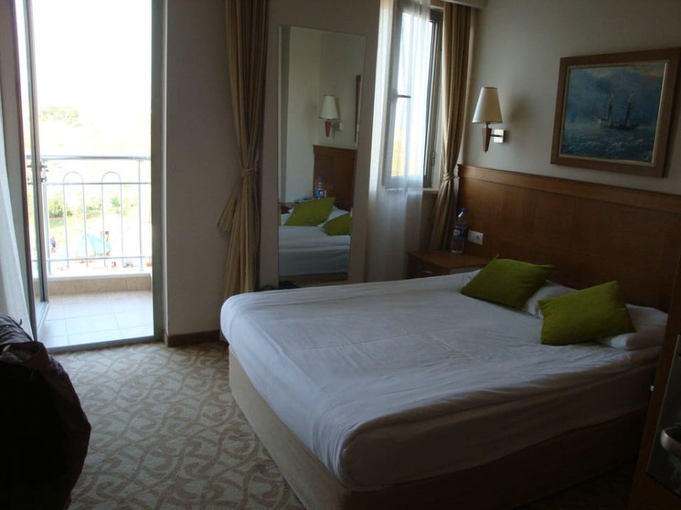 Zimmer und Bett FUN&SUN Smart Hane Sun Hotel