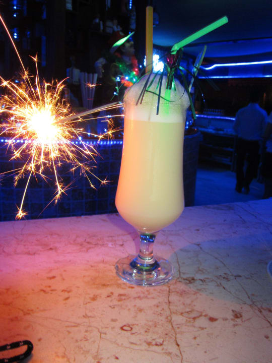 Blue Bar Pina Colada Hotel Royal Garden Beach