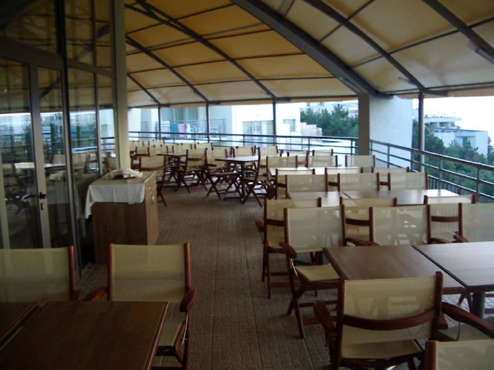 Außenterrasse zur Merrseite 6.Etage. Park Hotel Golden Beach