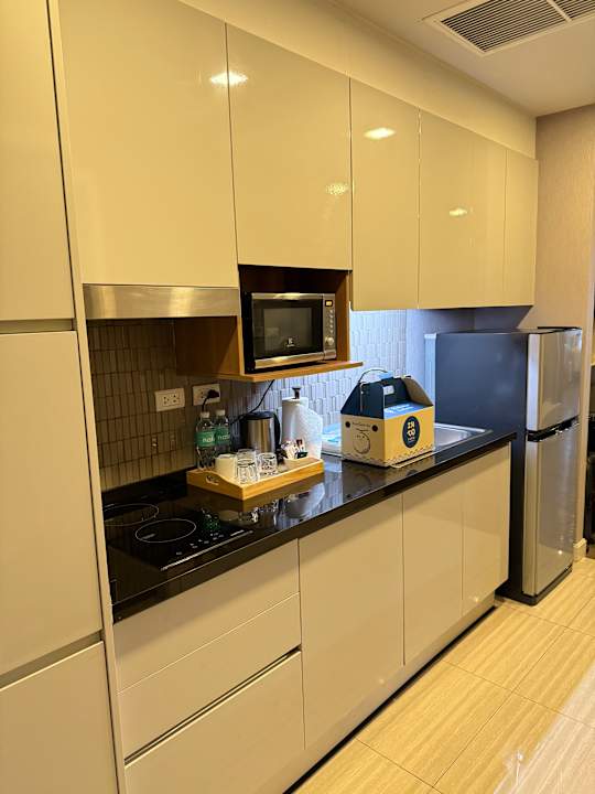 Zimmer Metropolis Suites Bangkok, Tapestry Collection by Hilton