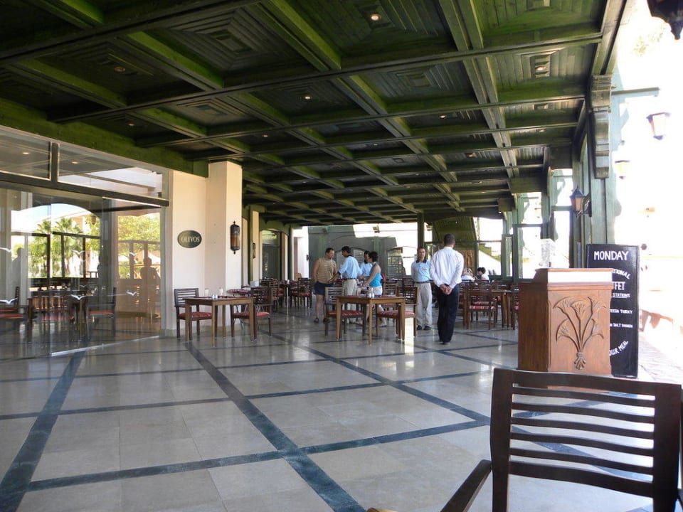 Der "outside"-Bereich Parrotel Beach Resort