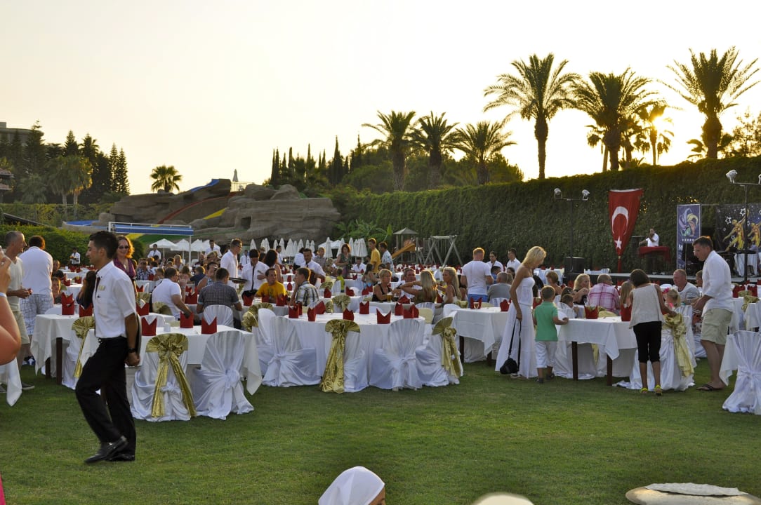 Galadinner Melas Resort Hotel