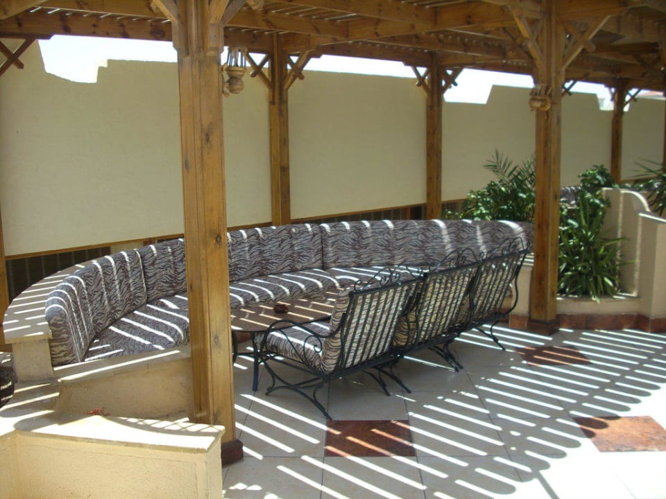 Sitzgelegenheit in der Sunsetbar Pickalbatros Dana Beach Resort - Hurghada